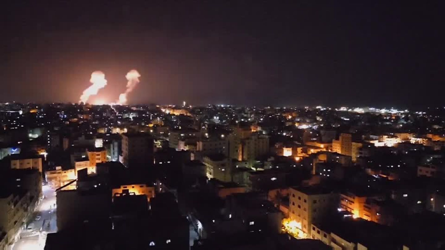 Video: Israel Greift Ziele Im Südlibanon Und Im Gazastreifen An | STERN.de