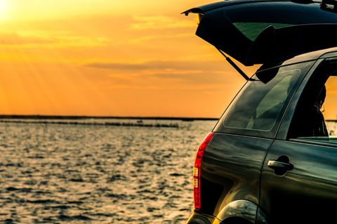 Unfall am Ostseestrand: Sachse setzt sein Auto in den Ostseesand