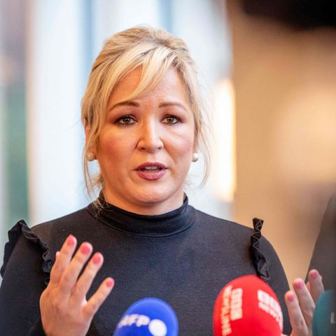 Sinn Féin: Wer ist Michelle O'Neill, die Frau, die jetzt Nordirland regiert?