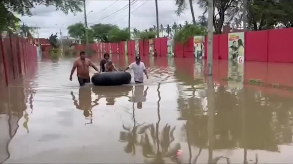 Video: Heftige Überschwemmungen im Norden von Peru