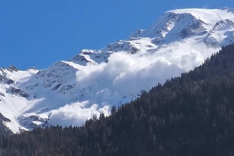 Video: Französische Alpen: Fünf Tote nach Abgang einer Lawine