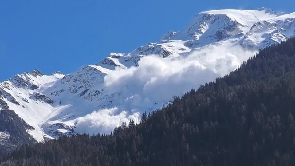 Video: Französische Alpen: Fünf Tote nach Abgang einer Lawine