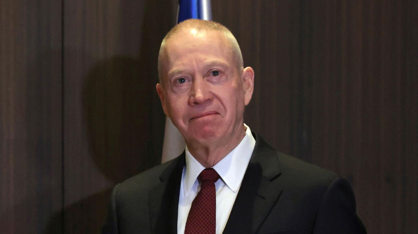 Netanyahu’s about-face: Israel’s defense minister remains in office
