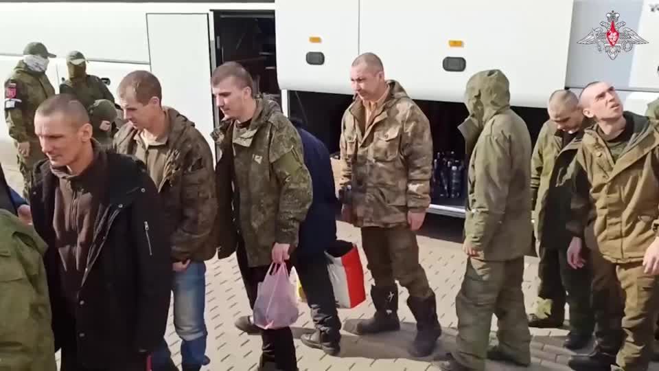 Verhandlungserfolg: Ukraine und Russland tauschen mehr als 200 Kriegsgefangene aus