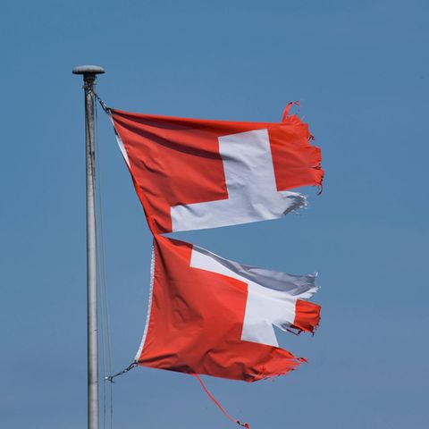 Zerrissene Flagge Schweiz