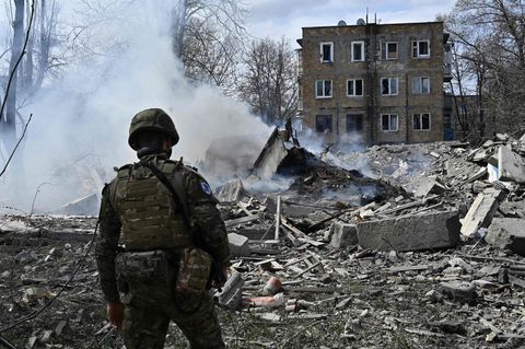 Entlang der Front im Donbas werden die Städte zerschossen.