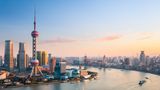 Auch China kann offenbar zuverlässigen und guten öffentlichen Nahverkehr. Die mehr als 26 Millionen Bewohner von Shanghai jedenfalls sind äußerst zufrieden mit dem Angebot aus Bus, Bahn und Tram. 