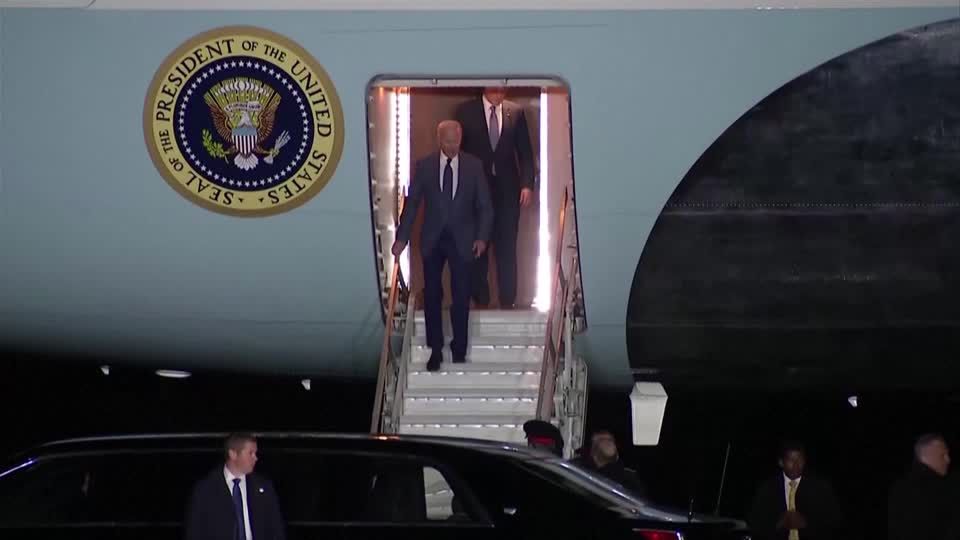 Video: Nordirland: Biden in Belfast gelandet, auch Besuch in der Republik Irland geplant Video: Nordirland: Biden in Belfast gelandet, auch Besuch in der Republik Irland geplant