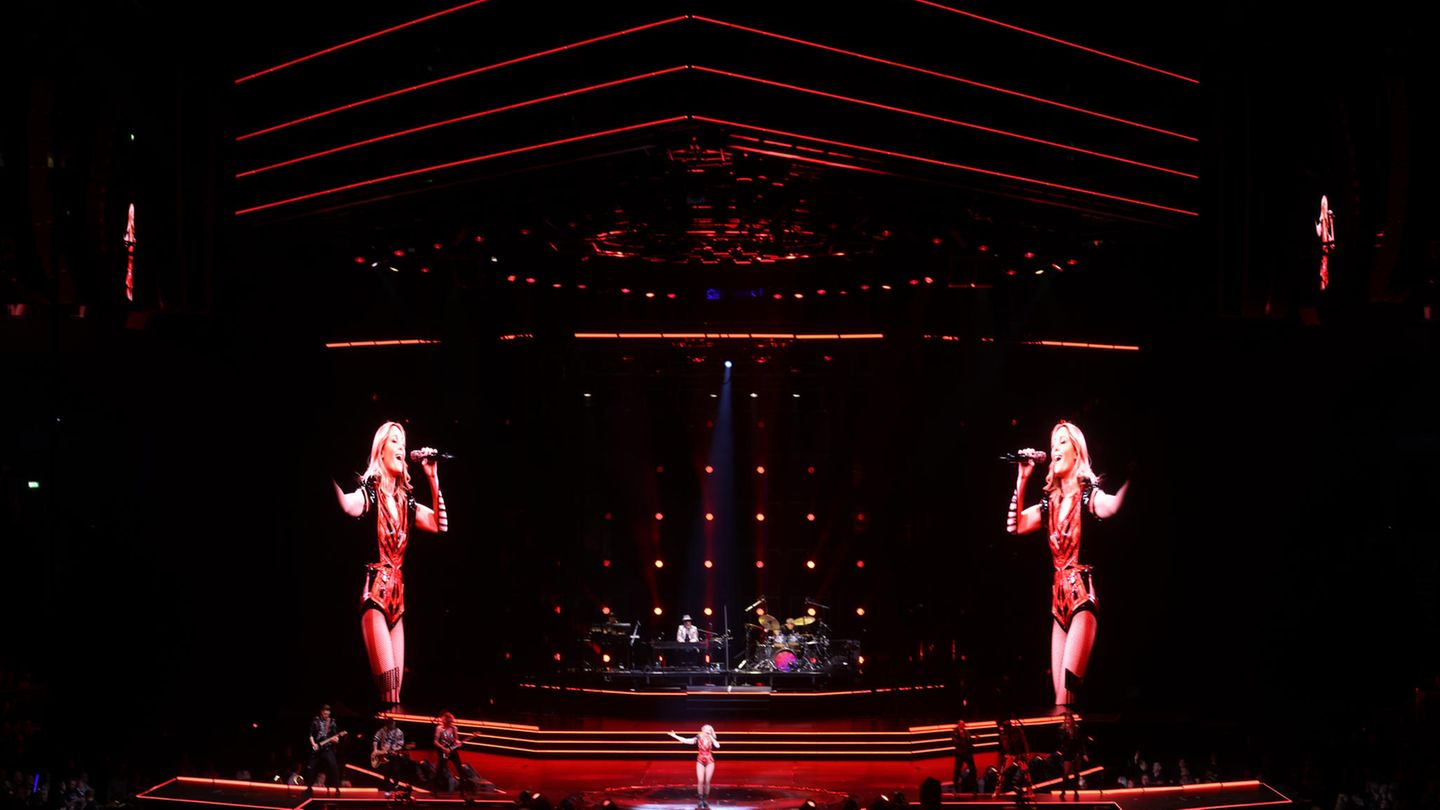 Helene Fischer beim Tourauftakt in der Hamburger Barclays-Arena. 