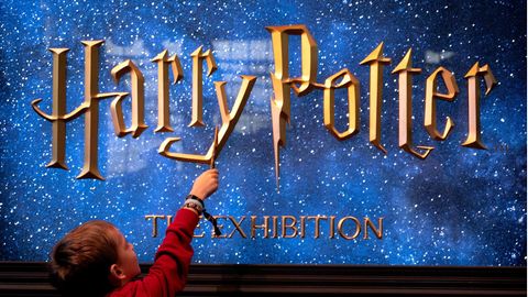 Hogwarts ruft!: Zauberlehrling Harry Potter kommt zurück auf den Bildschirm: Warner Bros. Discovery kündigt Serie an