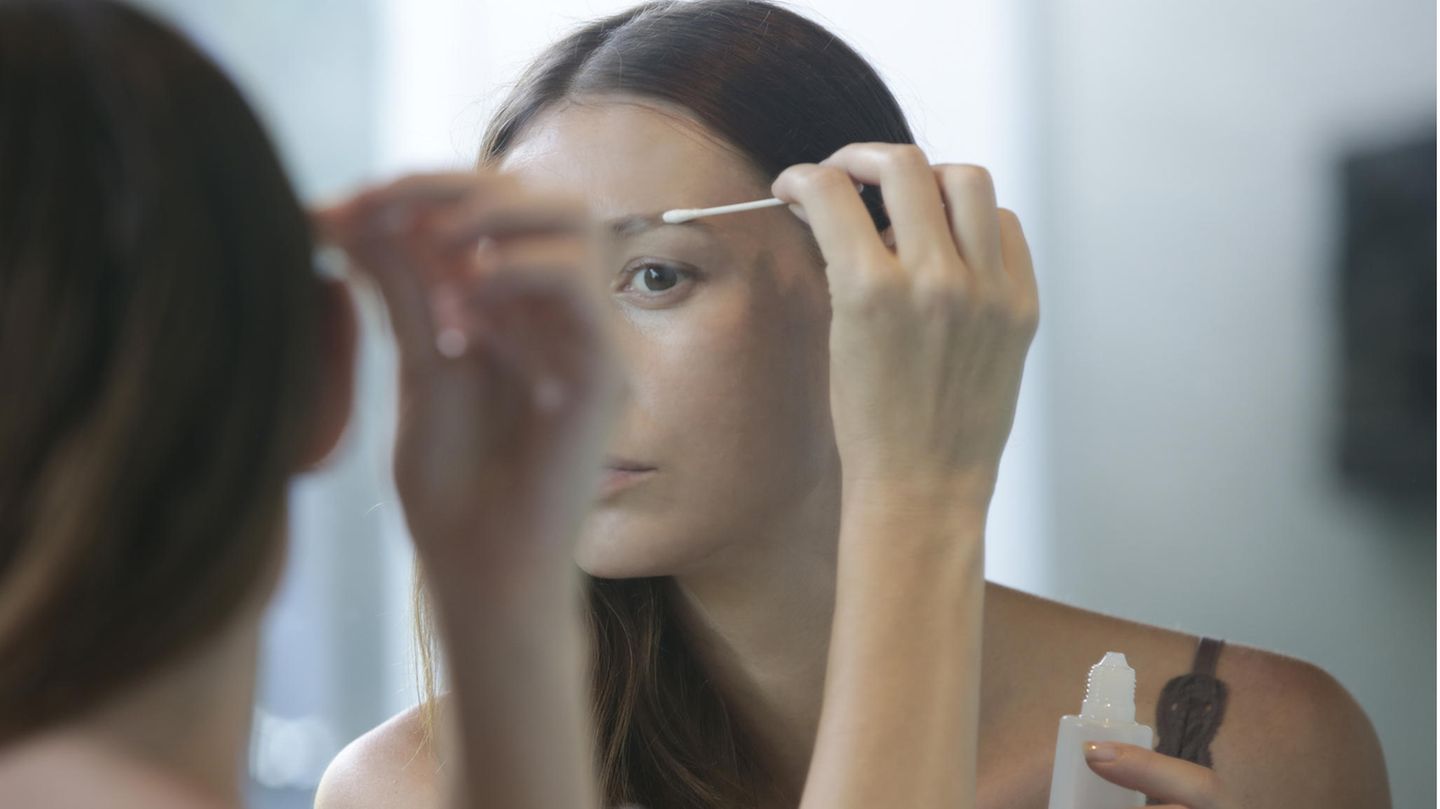Eyebrow Serum: With these products you get more fullness