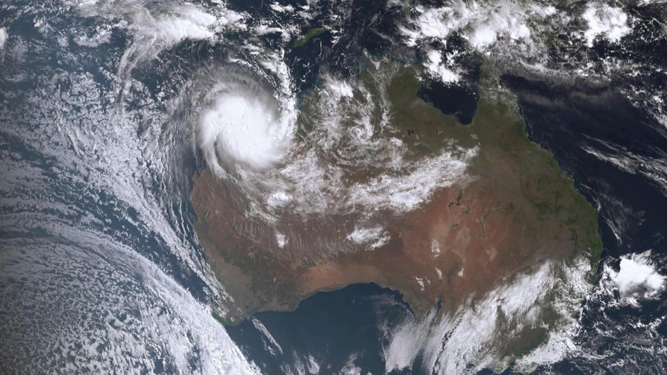 Ein vom Bureau of Meteorology bereitgestelltes Satellitenbild zeigt den tropischen Wirbelsturm Ilsa