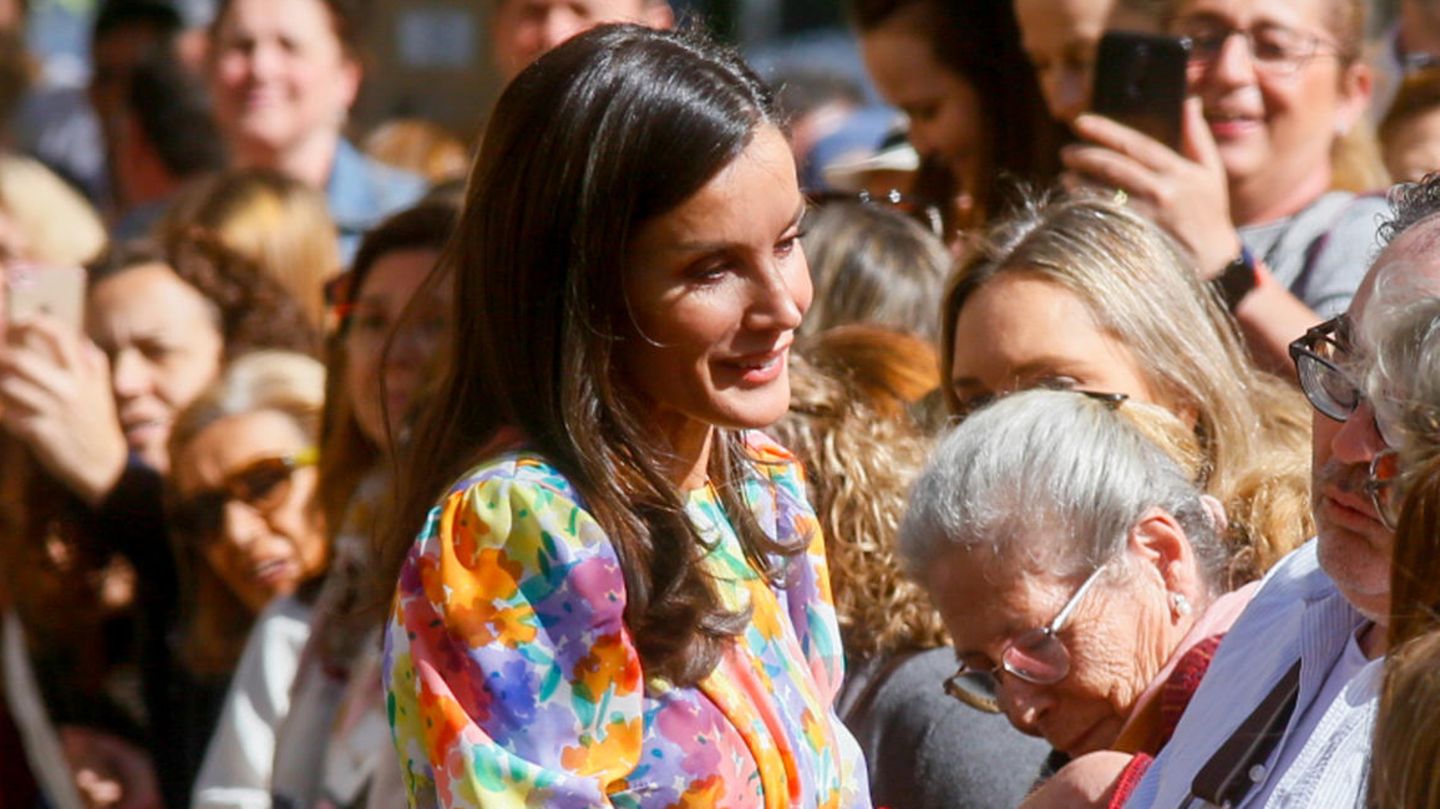 Queen Letizia of Spain is surprised by a cursing royal fan