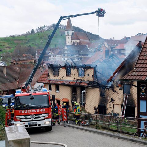 Das frühere Gasthaus in Gernsbach, Baden-Württemberg, wurde durch das Feuer zerstört