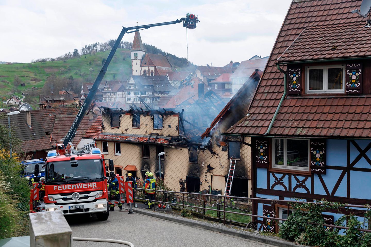 Das frühere Gasthaus in Gernsbach, Baden-Württemberg, wurde durch das Feuer zerstört