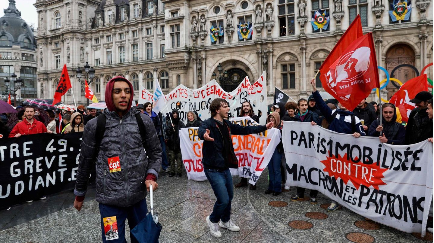 Frankreich: Verfassungsrat Stimmt Kernpunkten Der Rentenreform Zu ...