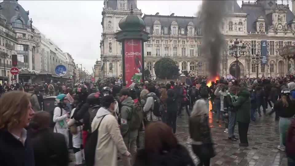 Video: Französischer Verfassungsrat billigt Kernpunkte der Rentenreform