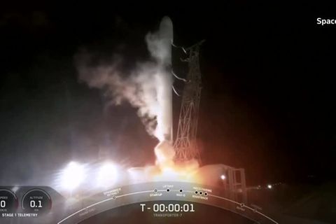 Video: SpaceX schickt ersten kenianischen Beobachtungssatelliten ins All
