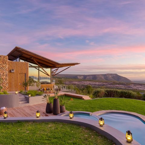 Sonnenuntergänge, die man nicht mehr vergisst: Im Grootbos Naturreservat kann man jeden Moment aufsaugen.