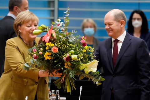 Olaf Scholz und Angela Merkel
