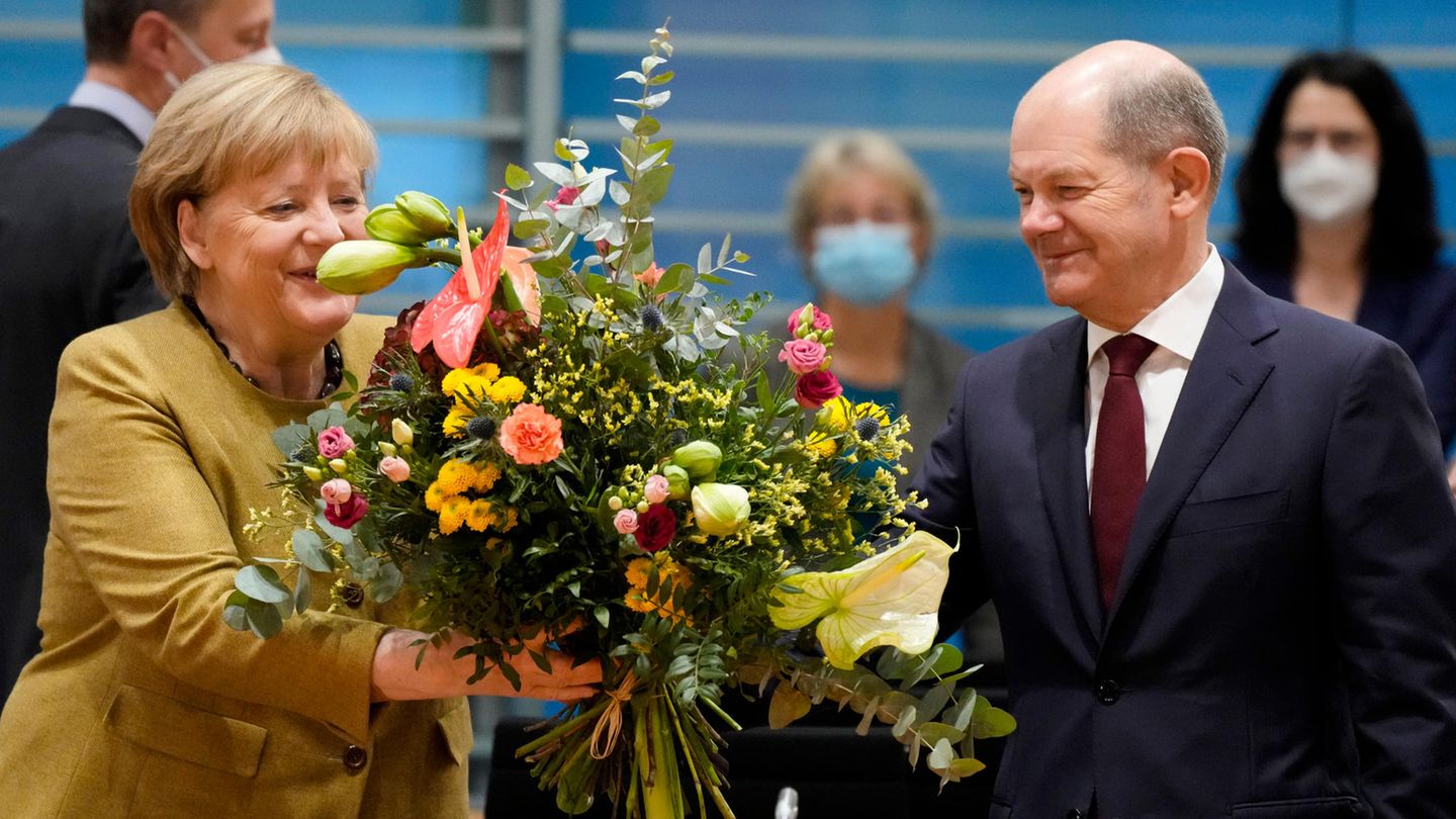 Olaf Scholz und Angela Merkel
