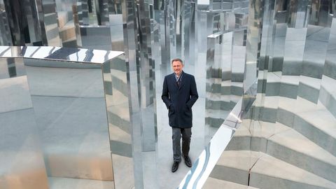 Christian Lindner im Spiegelkabinett