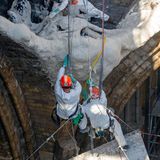 März 2021: Experten sichern das Mauerwerk der Gewölbe mit einer speziellen Mixtur aus Gips und Seilen