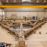 März 2023: In Briey bei Metz arbeiten Zimmerleute an der originalgetreuen Rekonstruktion des Vierungsturms