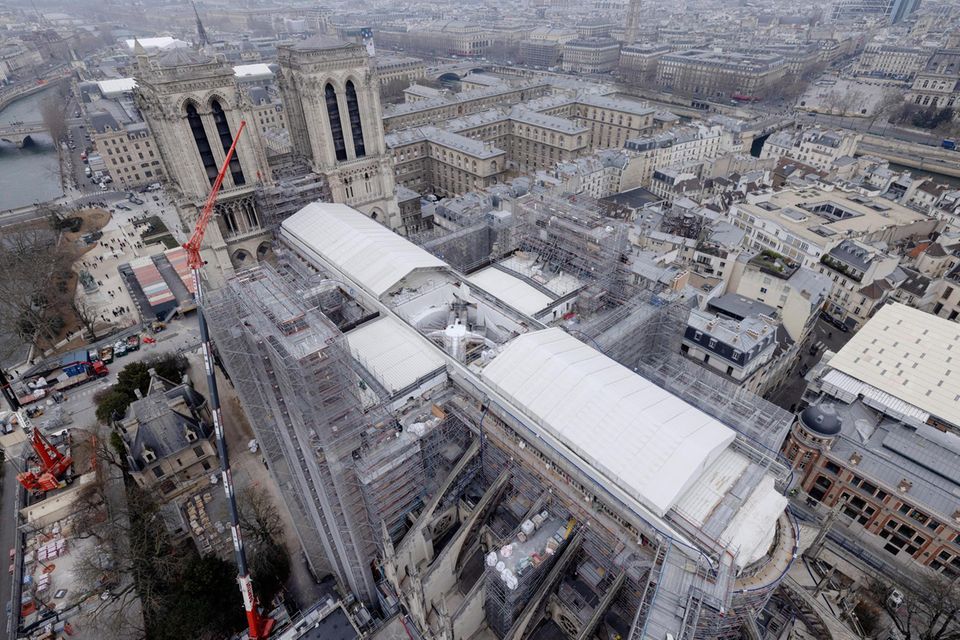 NotreDame Fotostrecke über den Wiederaufbau der Pariser Kathedrale