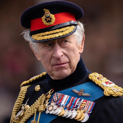 König Charles will sich bei seiner Krönung als Familienmensch präsentieren und lud dafür auch Sohn Harry ein