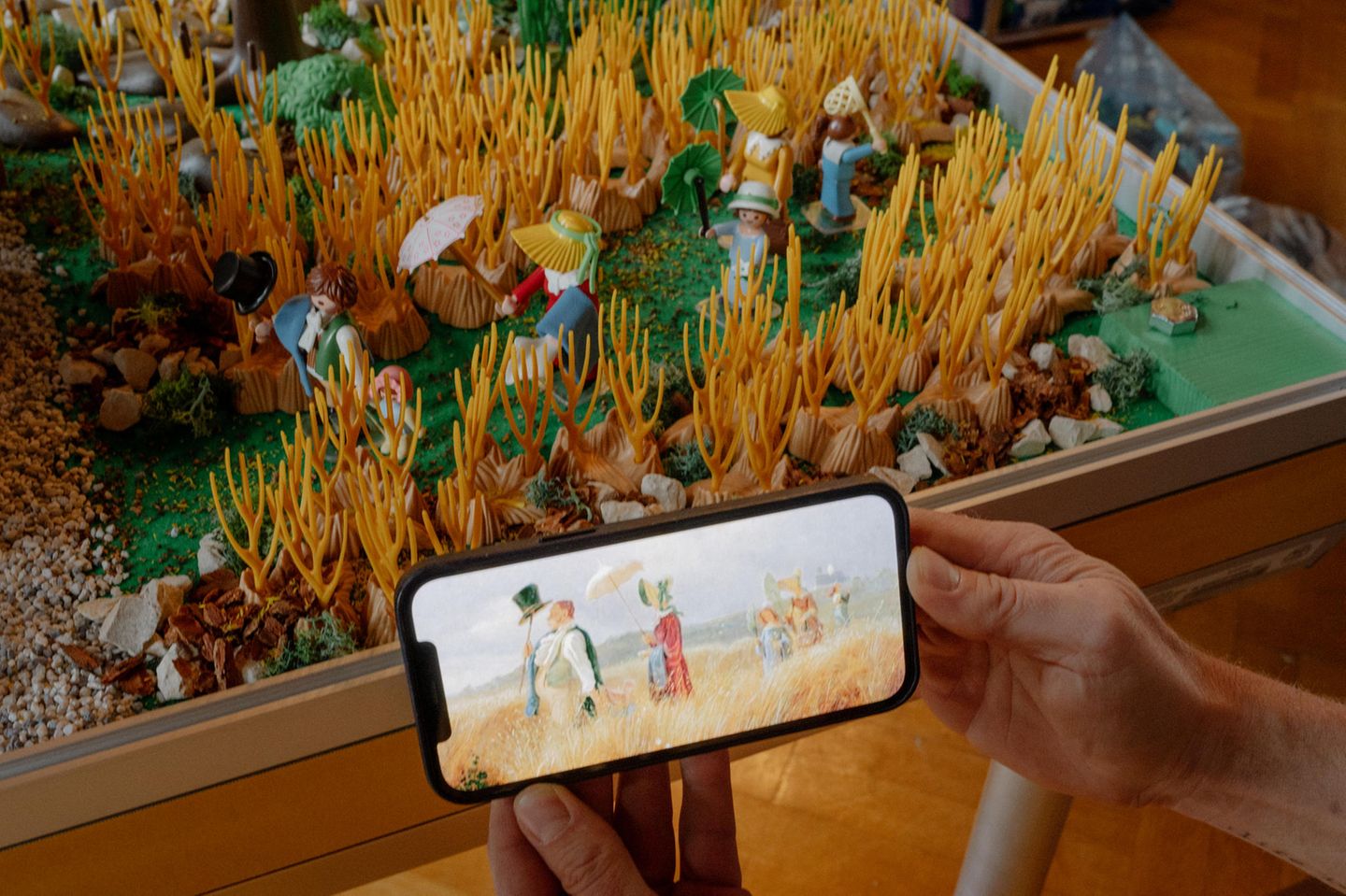 Ausschnitt eines Dioramas mit Handbild als Vorlage