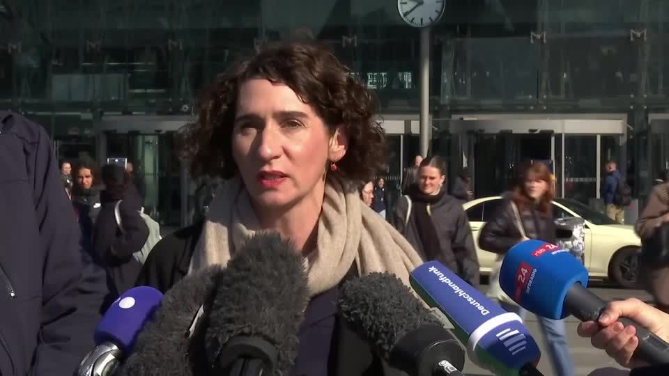 Video: EVG kündigt Bahnstreik für Freitagmorgen an