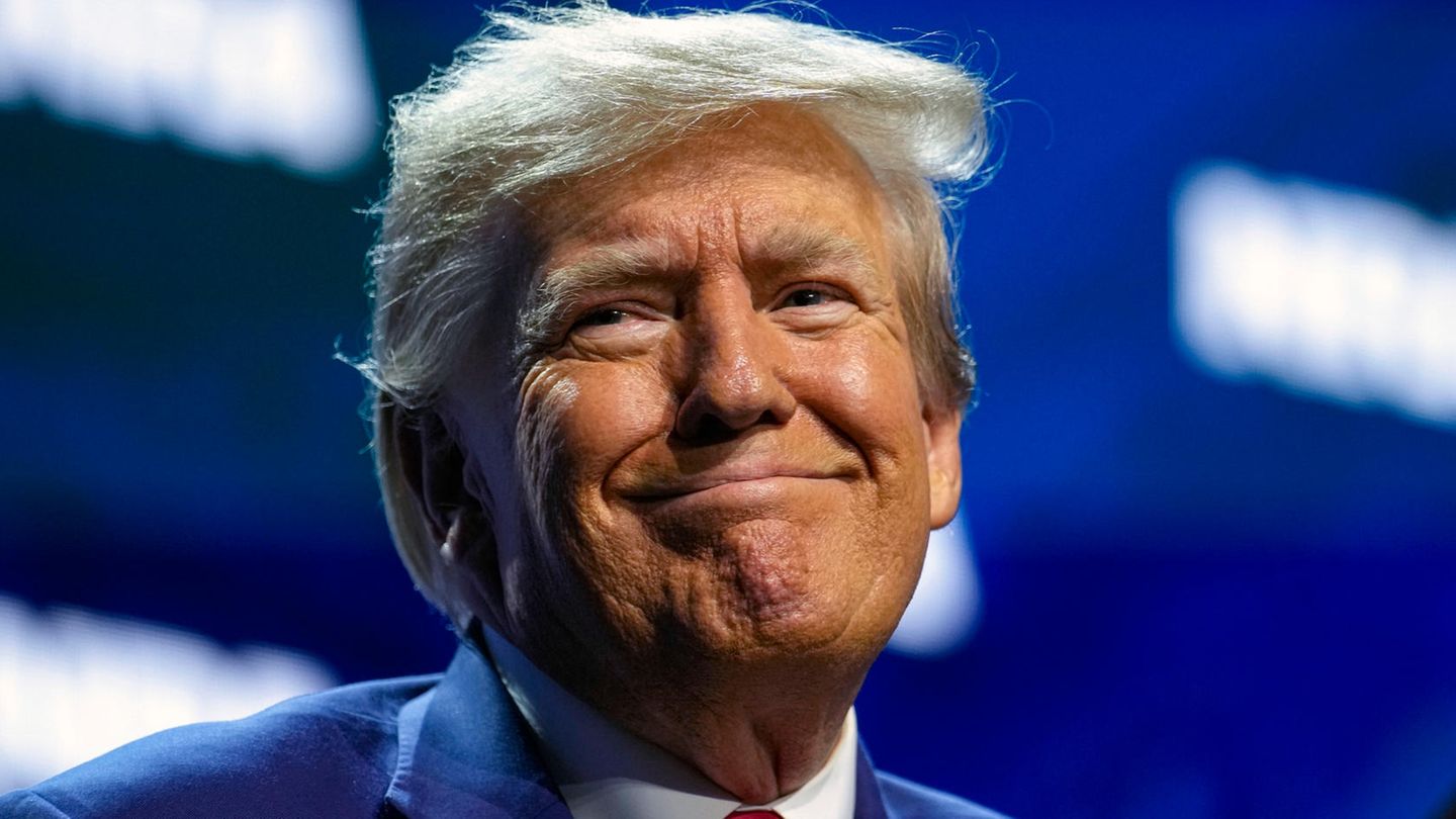 Hat gut lachen: Seit Bekanntwerden der Anklage gegen ihn, sind die Spenden für den Wahlkampf von Donald Trump drastisch angestiegen
