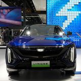 Auch der US-amerikanische Hersteller Cadillac ist bei der bedeutenden Automesse vertreten – mit dem vollelektrischen Lyriq.