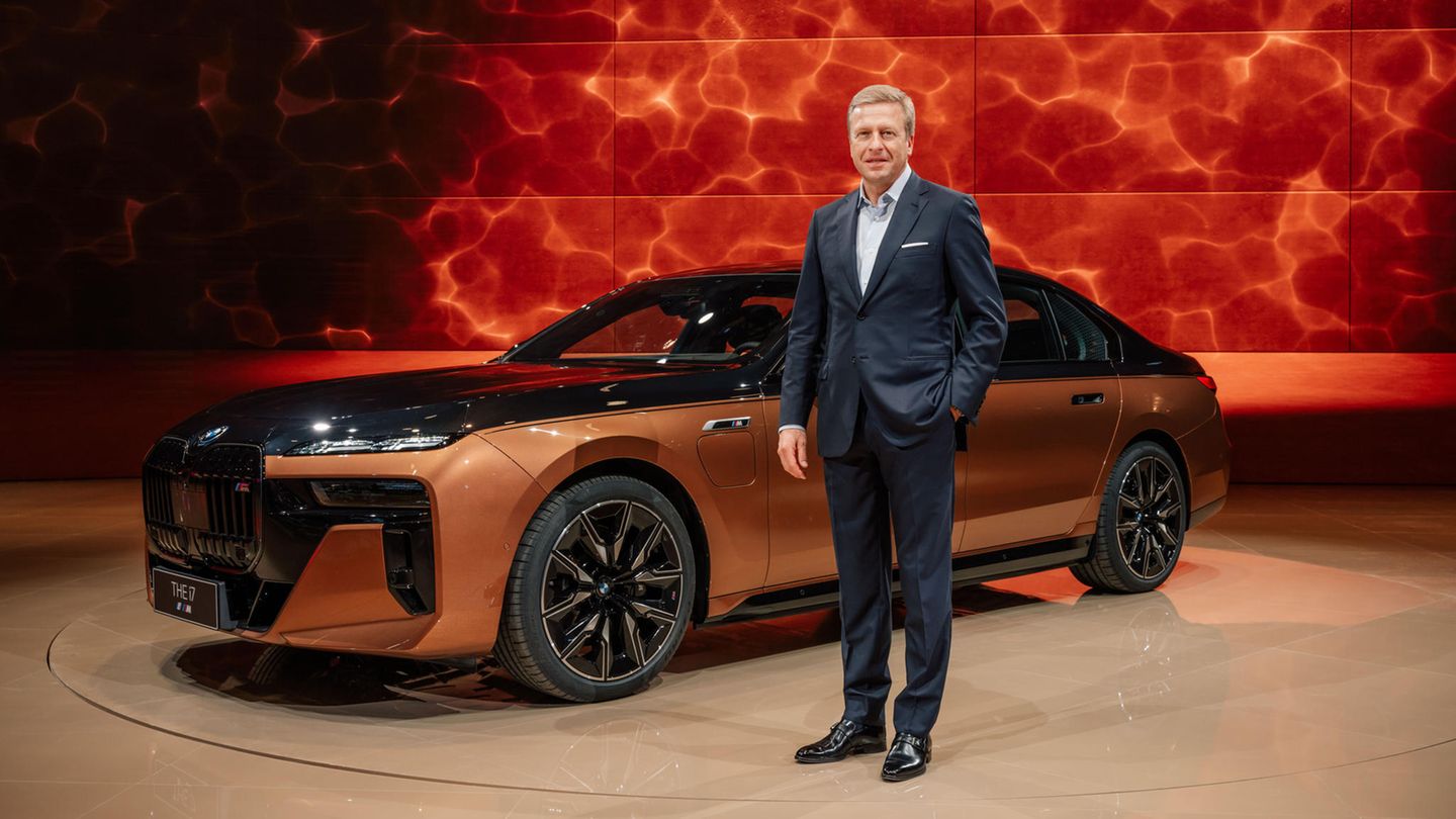 BMW präsentiert unter anderem sein neues vollelektrisches Topmodell: den i7 M70 xDrive i7 M70 xDrive