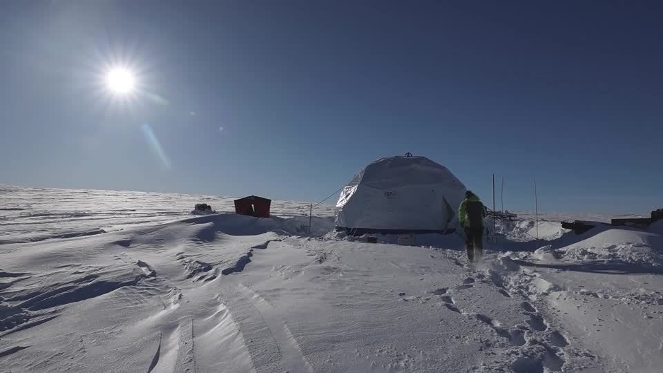 Video: Nördlichste Forschungsstation der Welt taut weg