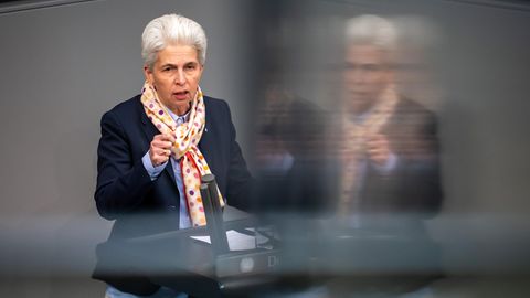Marie-Agnes Strack-Zimmermann (FDP) spricht im Bundestag