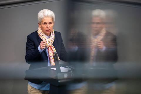 Marie-Agnes Strack-Zimmermann (FDP) spricht im Bundestag