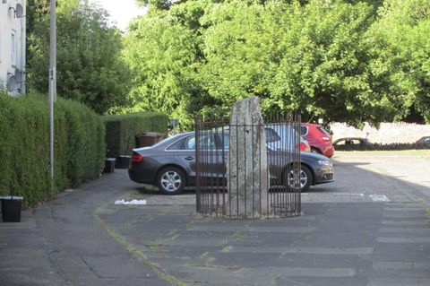 Der Stein in der Ravenswood Avenue