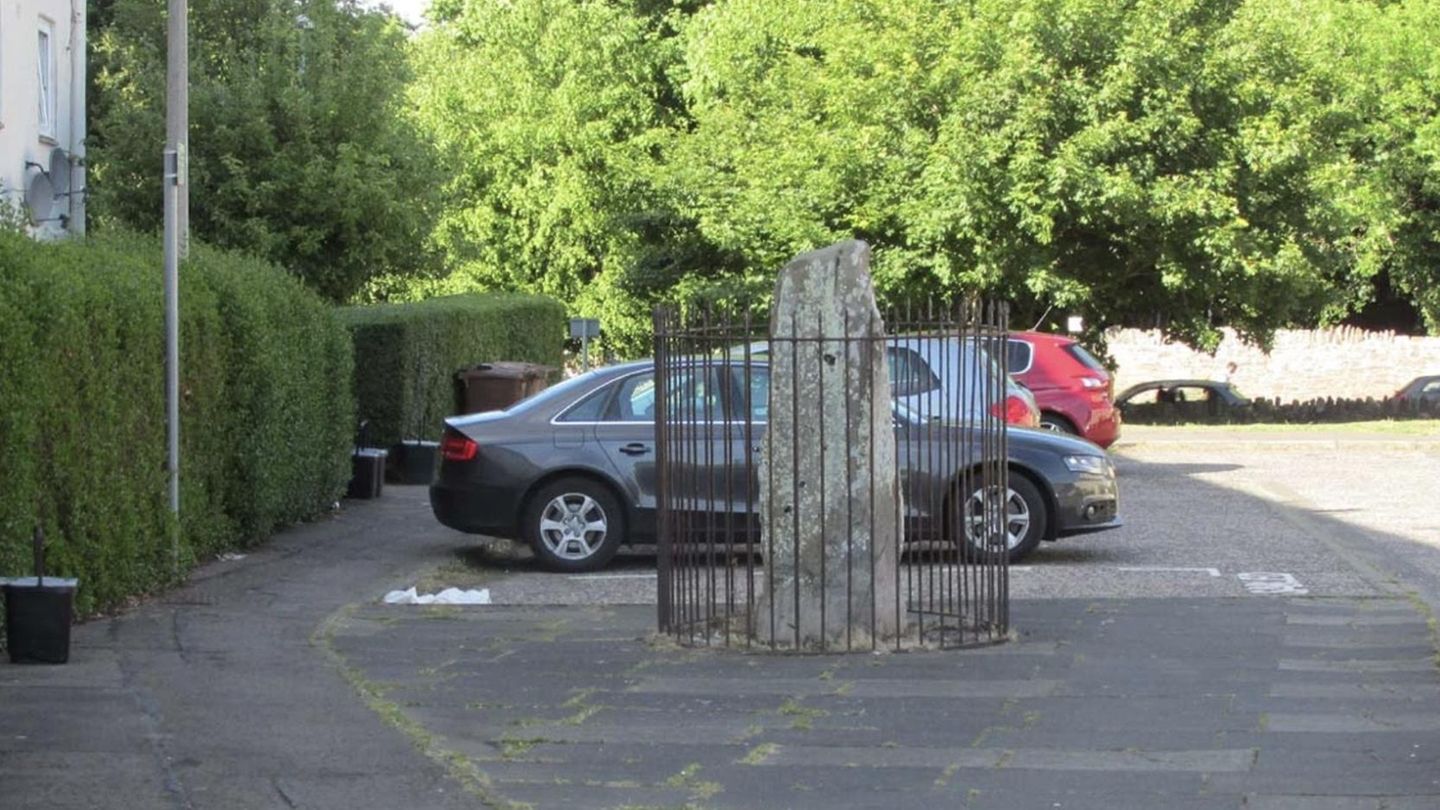 Der Stein in der Ravenswood Avenue