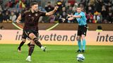 Niclas Füllkrug  Der Bremer Angreifer erfährt im gehobenen Fußballer-Alter von 30 Jahren einen echten Karriereschub. Als spätberufener Nationalspieler ist "Lücke" auf einmal sogar für den FC Bayern interessant. Der weise Lothar Matthäus empfiehlt den Bayern-Bossen die Verpflichtung, Füllkrug selbst würde sicherlich sofort nach München wechseln. Bleibt die Frage, ob Trainer Thomas Tuchel Füllkrug will oder für gut genug hält.