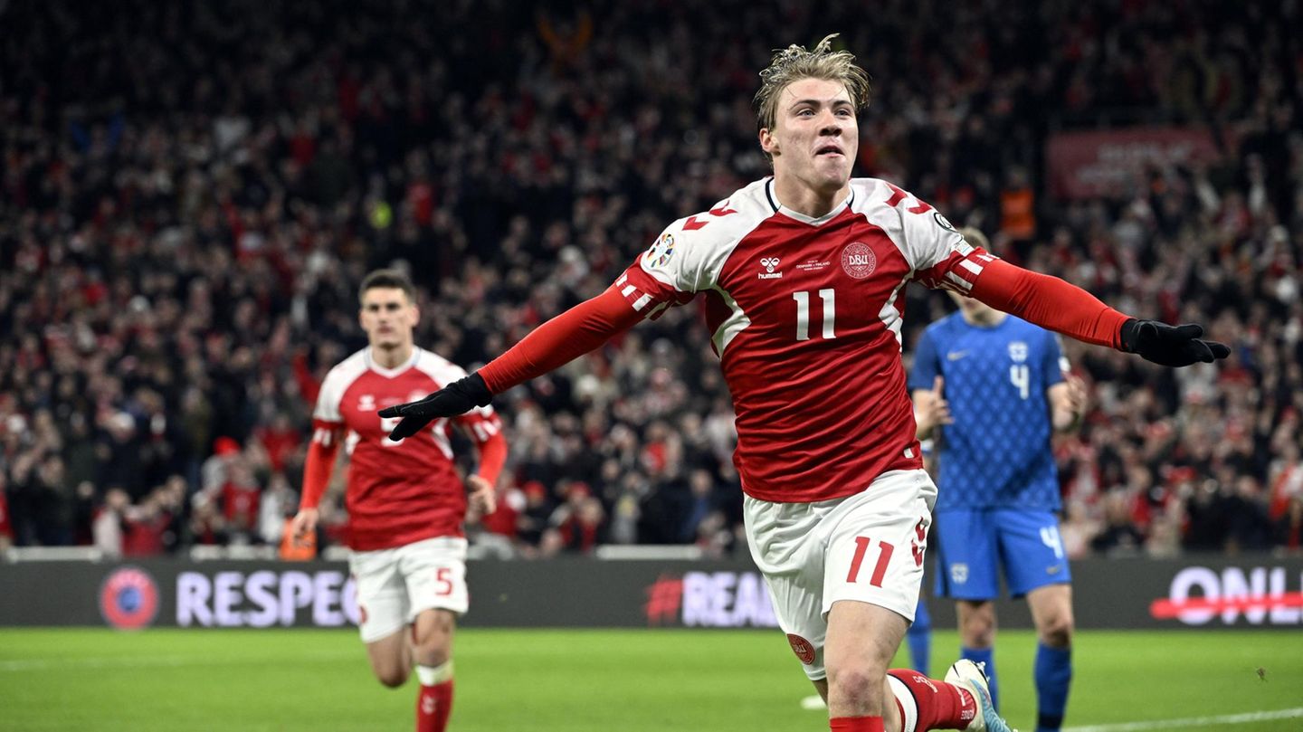 Rasmus Höjlund  Der Däne von Atalanta Bergamo ist gerade mal 20 Jahre alt, aber er soll einem Medienbericht zufolge auf der Kandidatenliste der Bayern stehen. Höjlund wäre eine Investition in die Zukunft, weil er bislang als Talent gilt. Seine Torquote bei Atalanta hält sich mit sieben Toren in Grenzen, insgesamt kommt der athletische Angreifer auf 14 Saisontreffer.