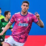 Dusan Vlahovic  Der Serbe ist mit 23 Jahren noch jung und ein großes Versprechen. Im vergangenen Jahr wechselte er für 80 Millionen Tacken vom AC Florenz zu Juventus Turin. Dort überzeugt er höchstens ansatzweise. In der Liga stehen acht Tore auf seinem Konto, insgesamt kommt er auf elf Treffer. Dafür dürfe er ein wenig günstiger zu haben sein als Osimhen oder Kane.