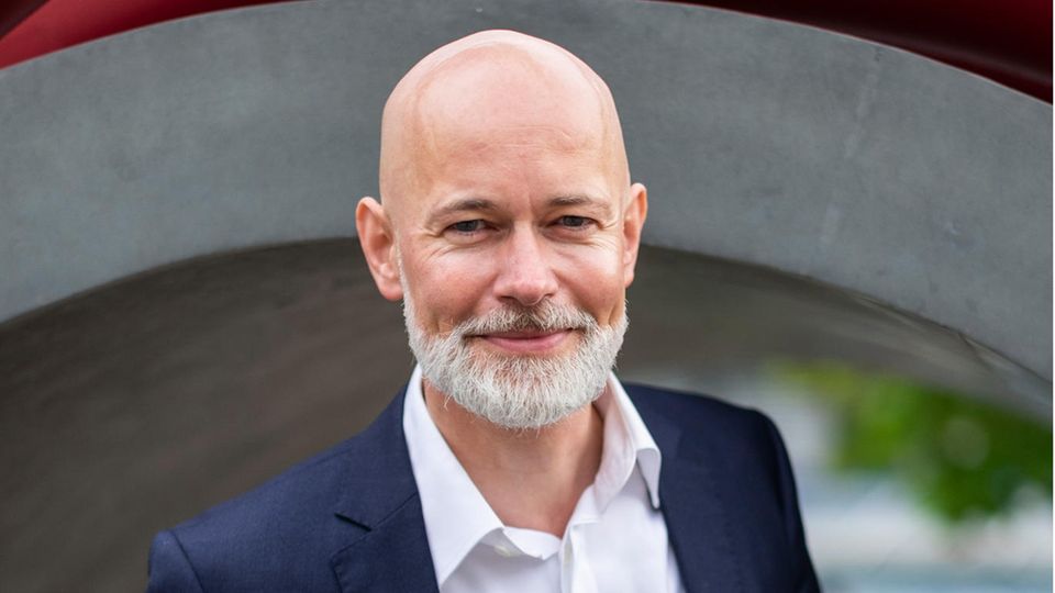 Rechtsanwalt Christian Birnbaum ist in Nordrhein-Westfalen auf Schul- und Hochschulrecht spezialisiert.