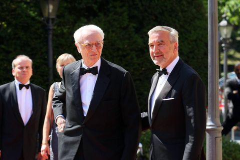 Herzog Franz von Bayern mit seinem Partner Thomas Greinwald, beide tragen einen schwarzen Anzug