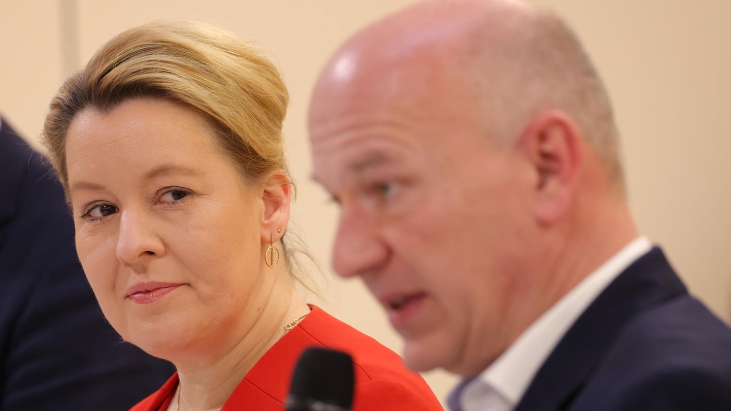 Berlins Noch-Regierende-Bürgermeisterin Franziska Giffey (SPD) will den Koalitionsvertrag mit Kai Wegner (CDU) unterschreiben