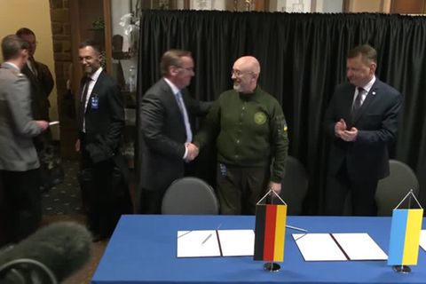 Video: Leopard-Panzer für Ukraine werden in Polen repariert