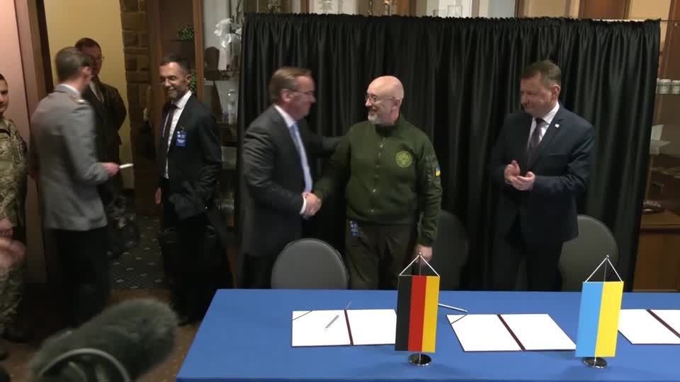 Video: Leopard-Panzer für Ukraine werden in Polen repariert