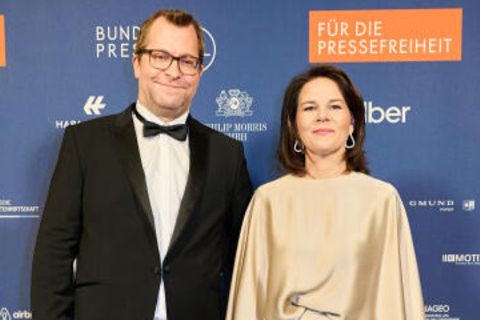 Annalena Baerbock (Bündnis90/Die Grünen), Außenministerin, und ihr Mann Daniel Holefleisch