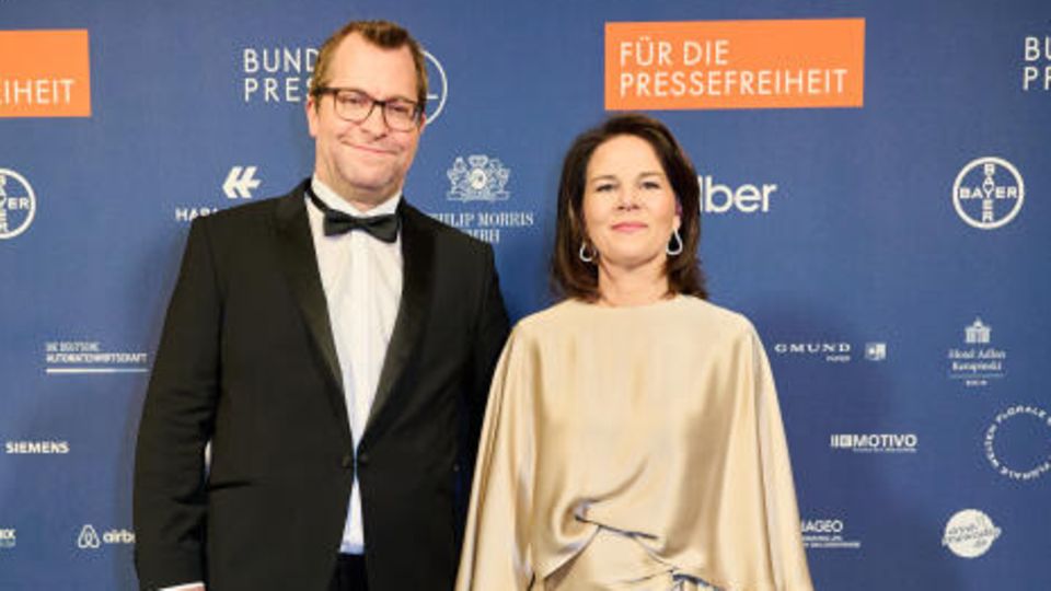 Annalena Baerbock (Bündnis90/Die Grünen), Außenministerin, und ihr Mann Daniel Holefleisch
